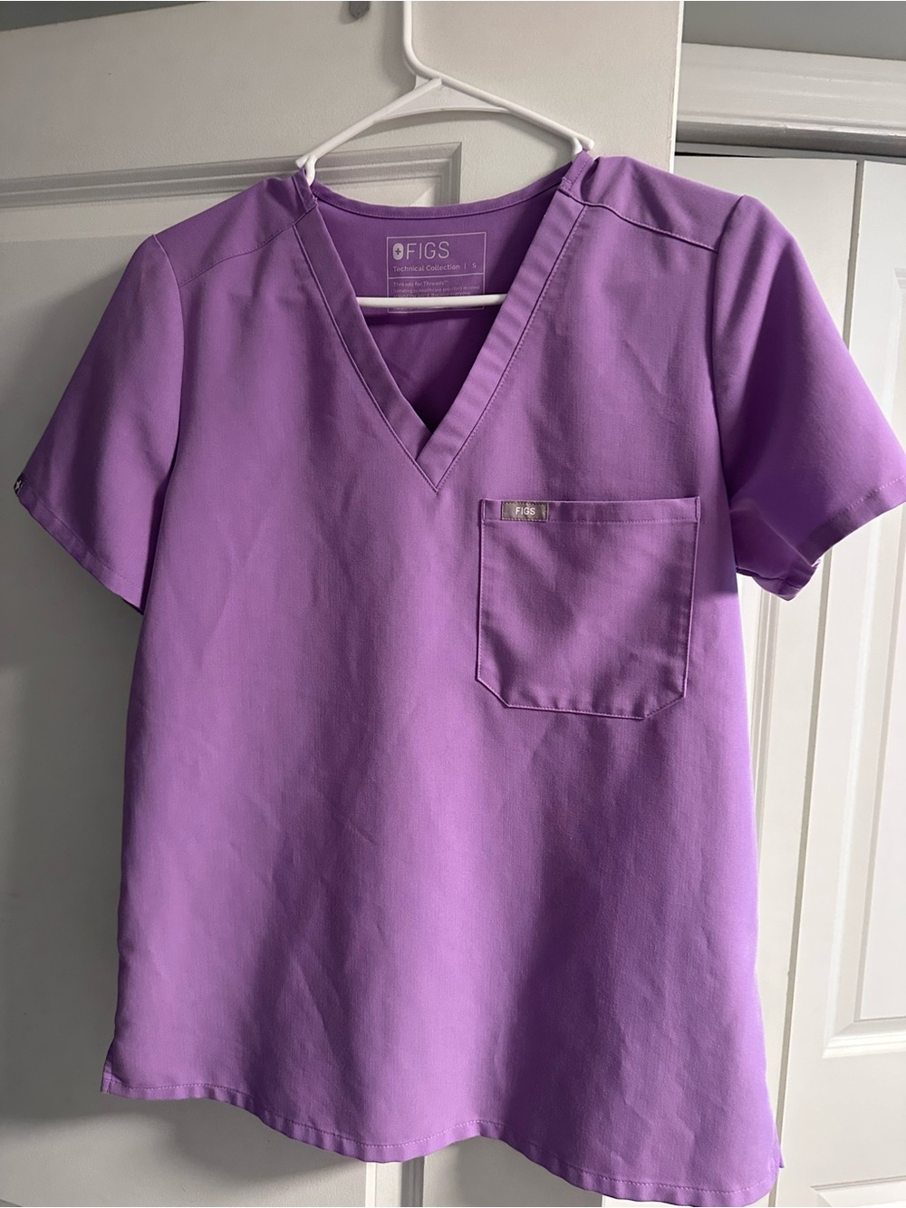 FIGS Women's V-Neck Scrub Top in Lavender Purple